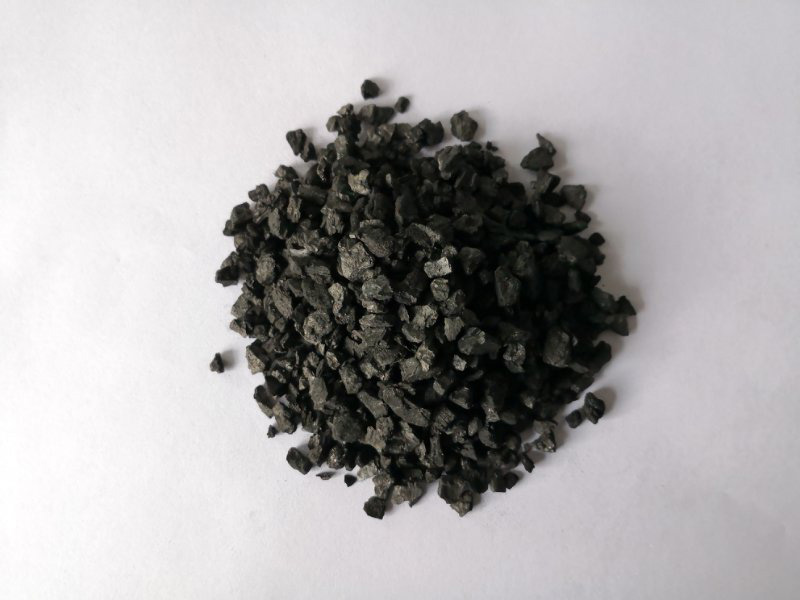 Activated carbon for purifying air